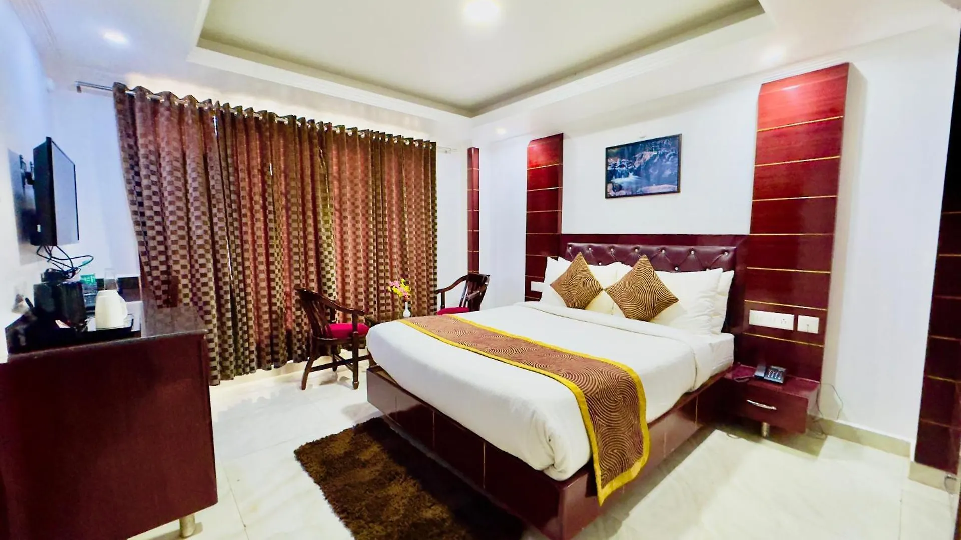 Hotel Pearl Grand White Near Volvo Bus Stand #Private Parking #Ac Rooms #In City Centre Shimla 0*,