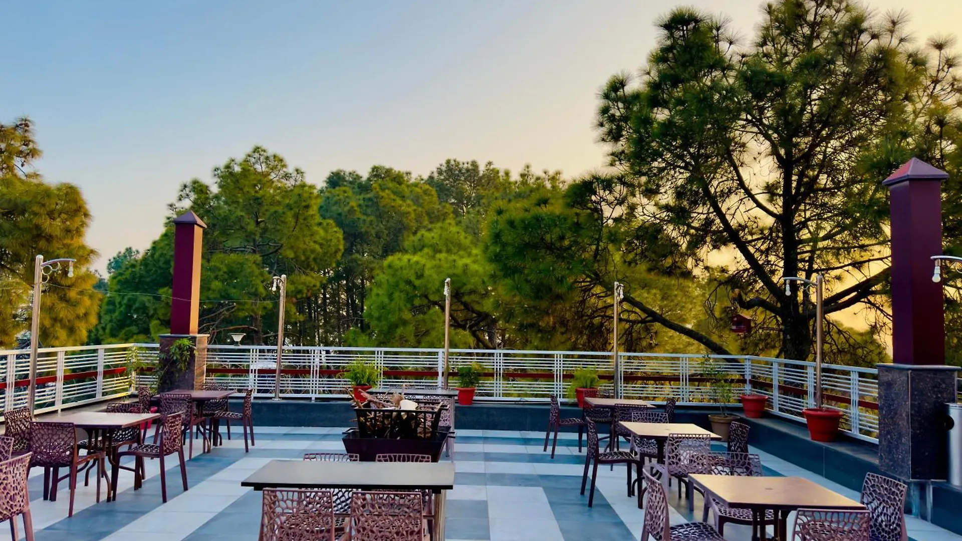 Hotel Pearl Grand White Near Volvo Bus Stand #Private Parking #Ac Rooms #In City Centre Shimla