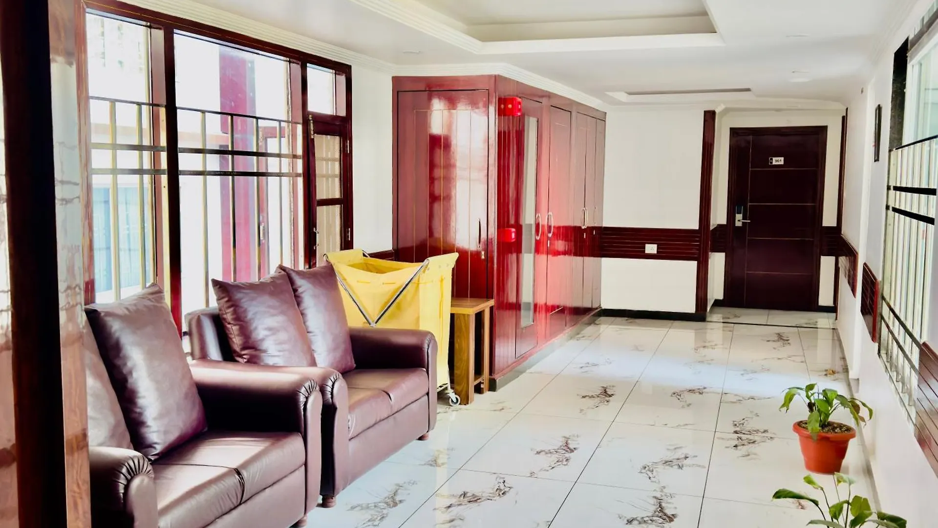 Hotel Pearl Grand White Near Volvo Bus Stand #Private Parking #Ac Rooms #In City Centre Shimla India