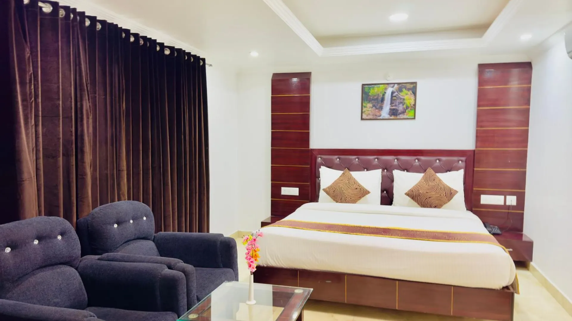 Hotel Pearl Grand White Near Volvo Bus Stand #Private Parking #Ac Rooms #In City Centre Shimla